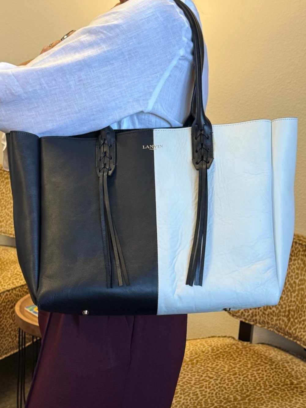 💯Auth! LANVIN Black & White Leather Tote/Shoulder Bag w Tassels & Gold Hardware - Picture 3 of 16